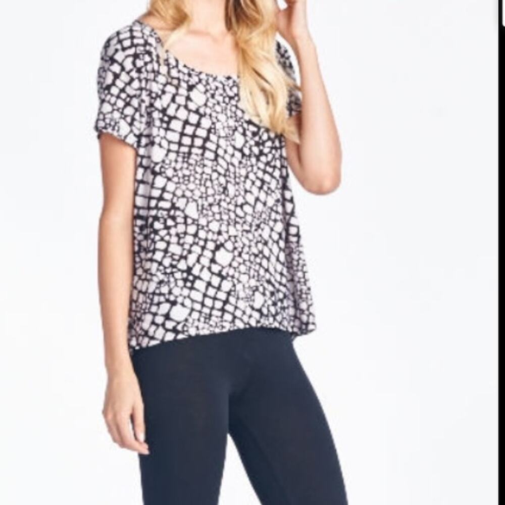 TNO Black and White Snakeskin Print Lightweight Career or Casual TopX: - Picture 3 of 4